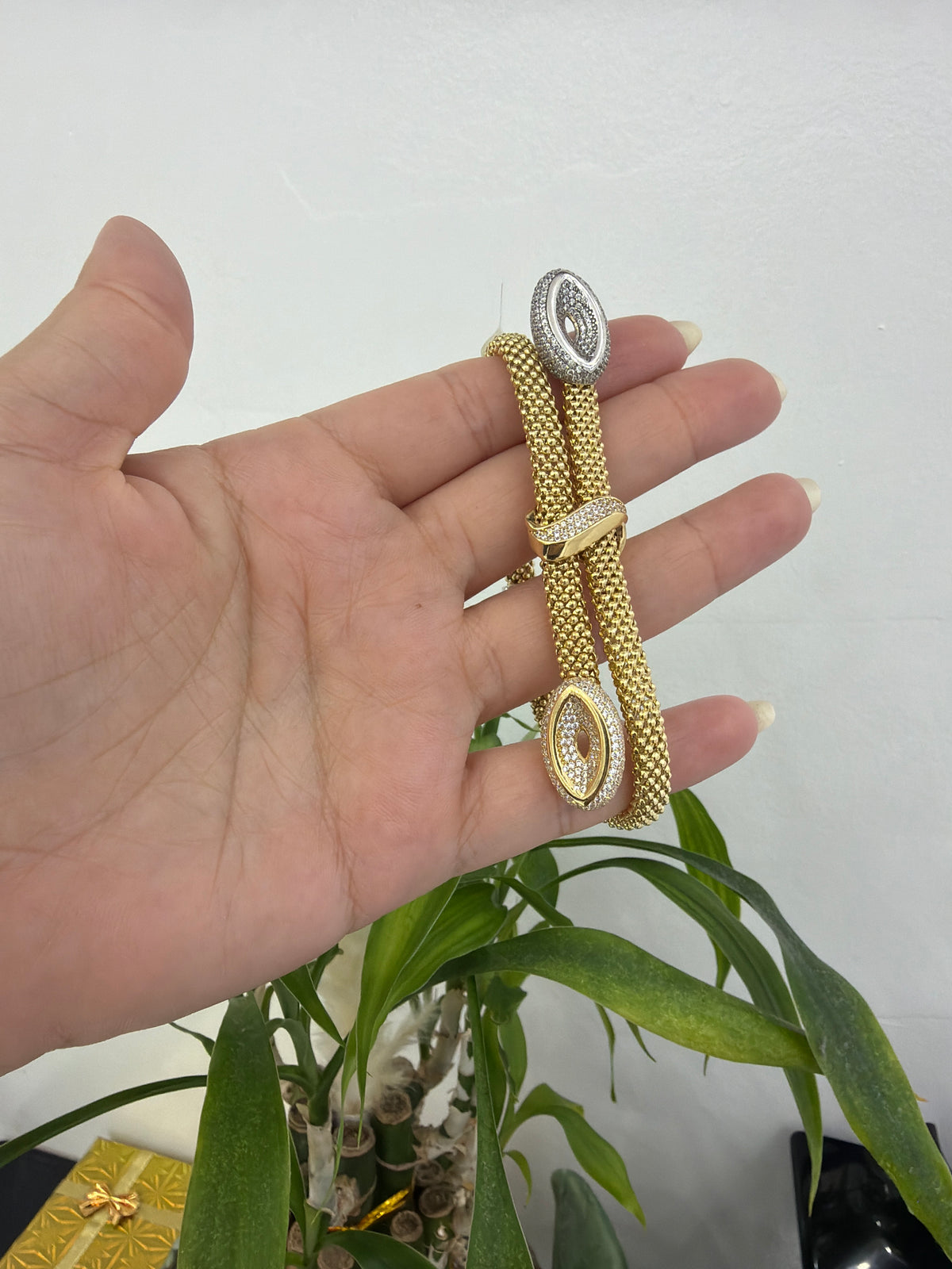 14k women bracelet