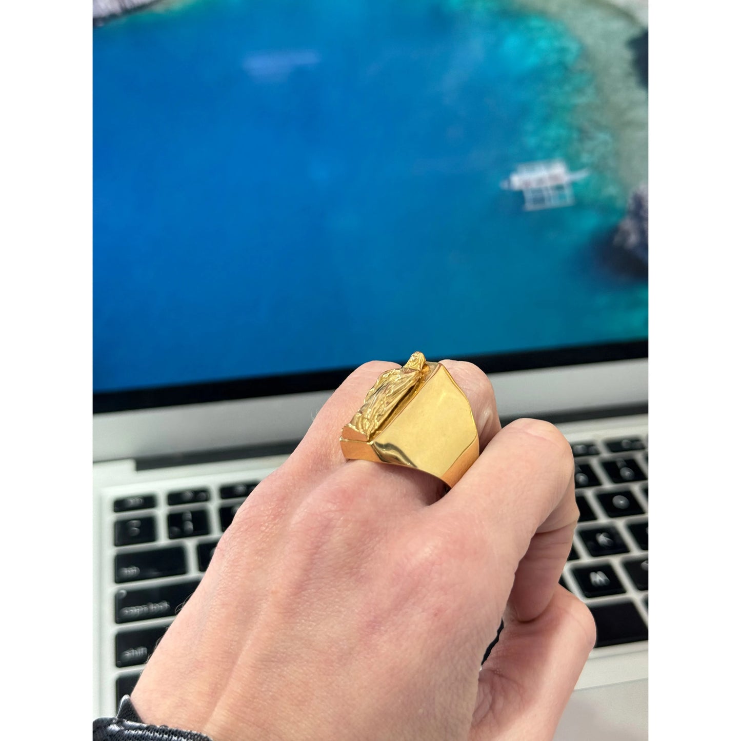 10K Solid Virgen Ring