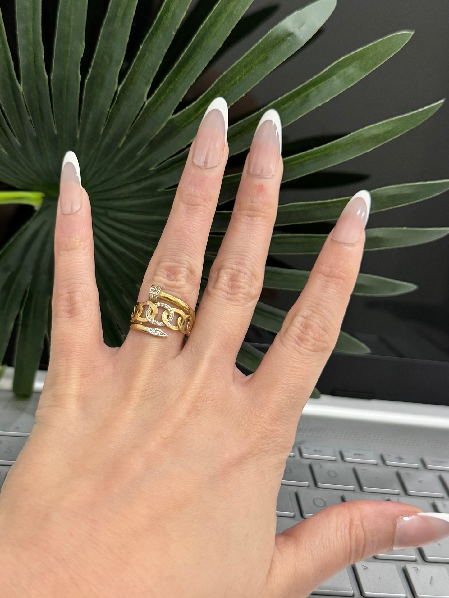 10k Clavito Ring