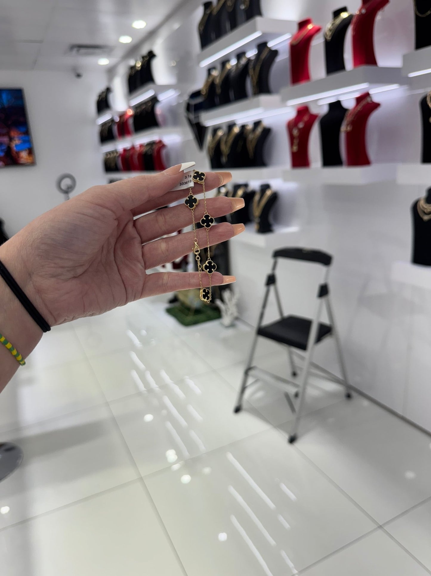 10K Black Flower Bracelet - Miami Jewelry