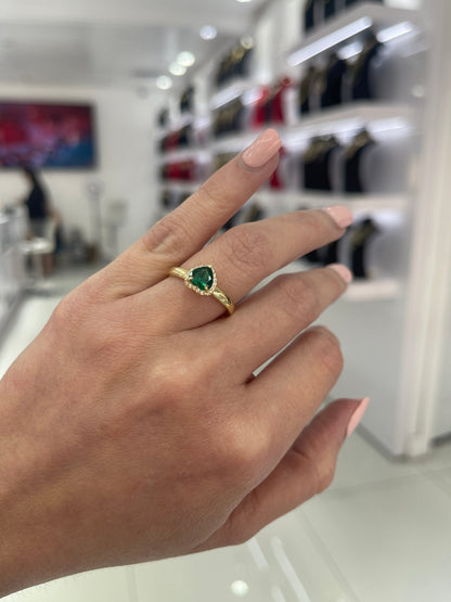 10K Green Stone Heart Ring - Miami Jewelry