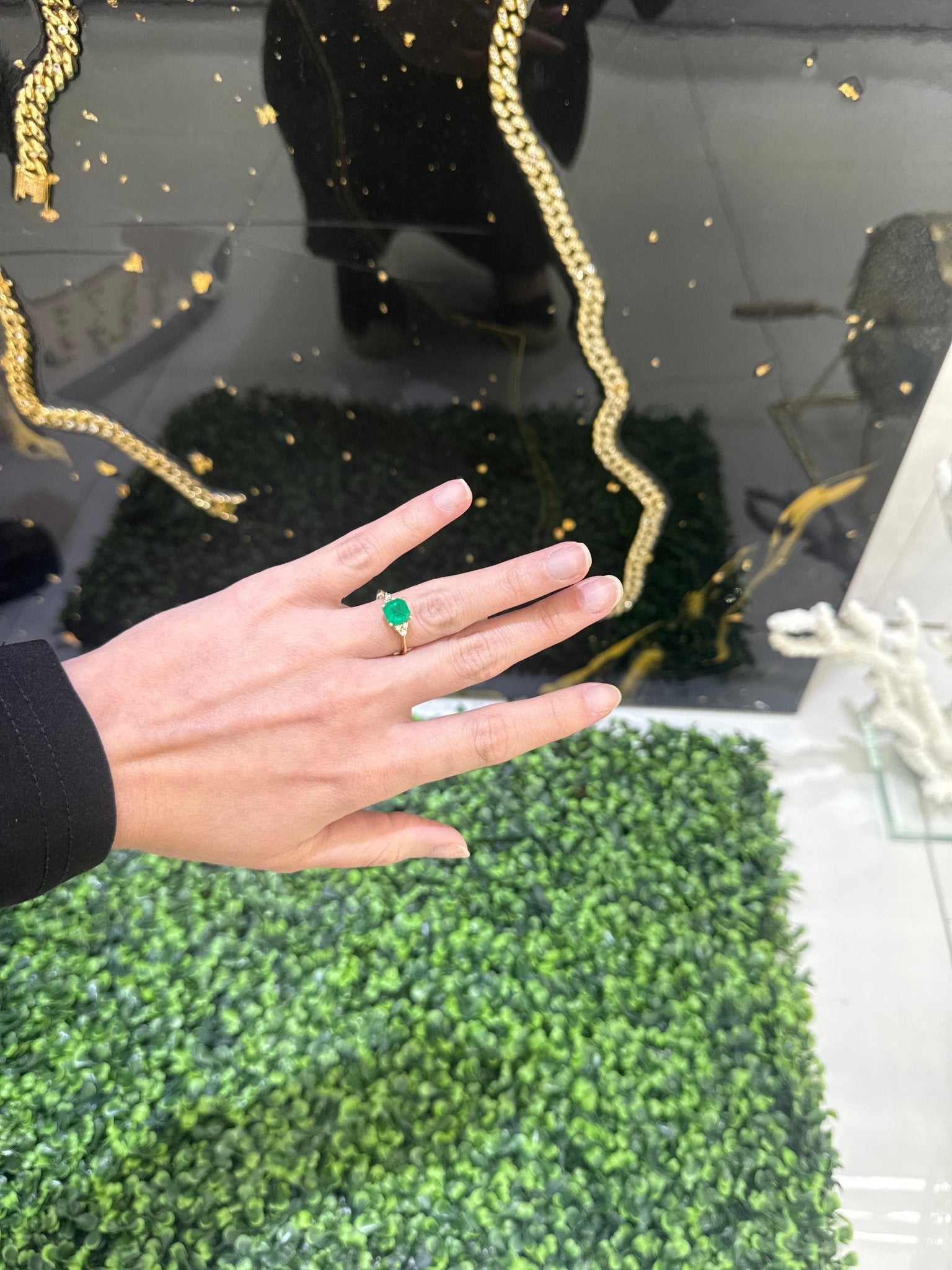 18K Emerald Women Ring - Miami Jewelry