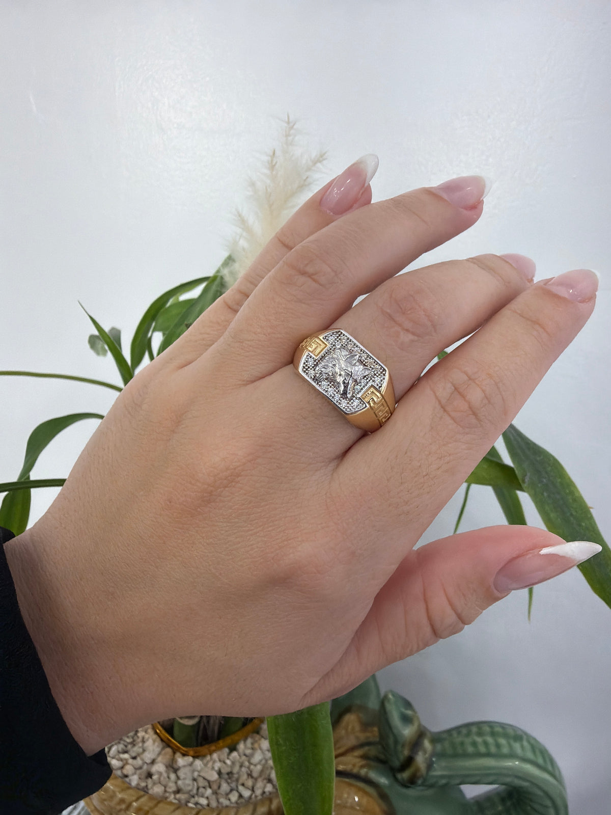 14k wolf ring