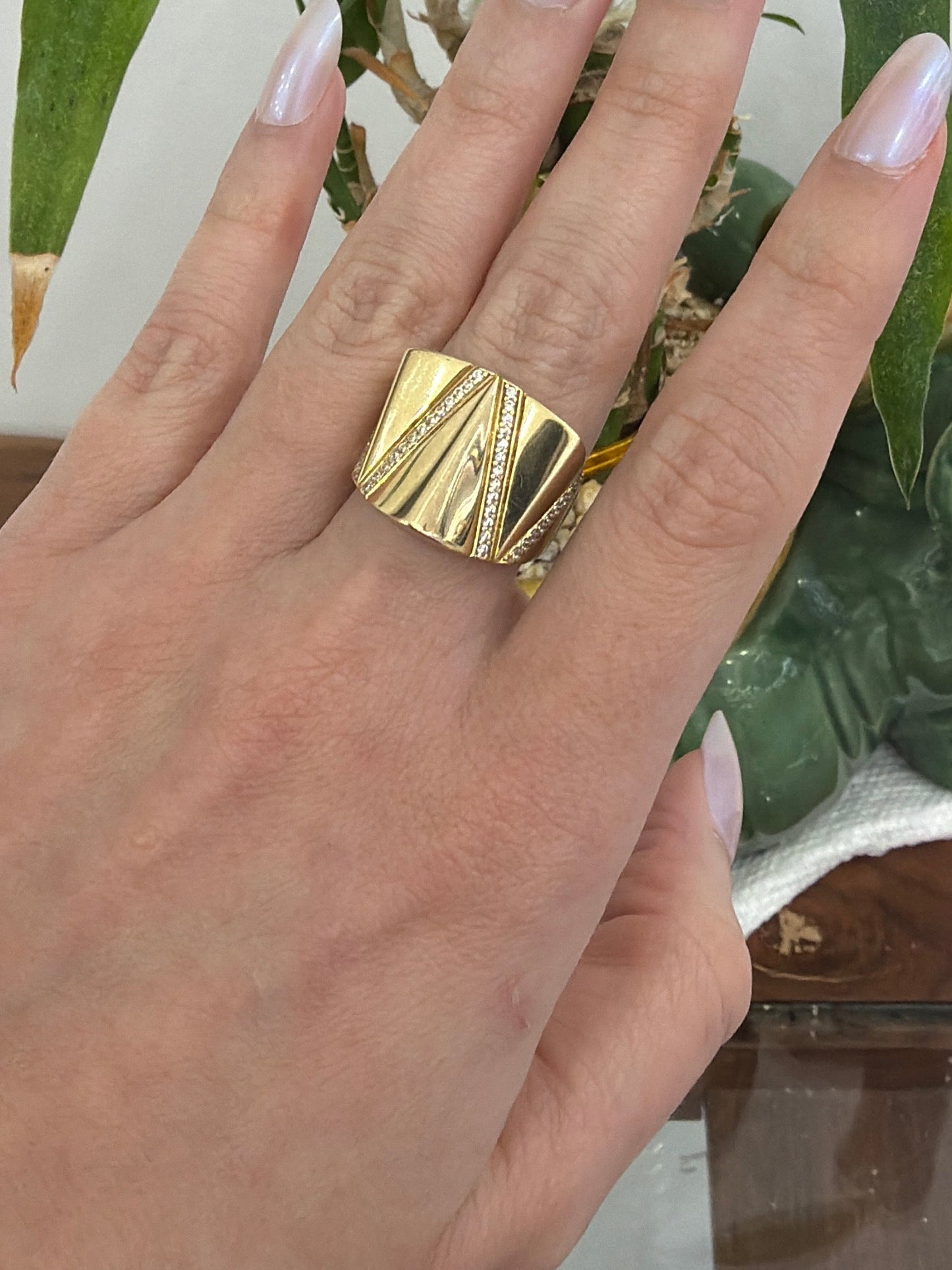 10K Elegant Ring Size8
