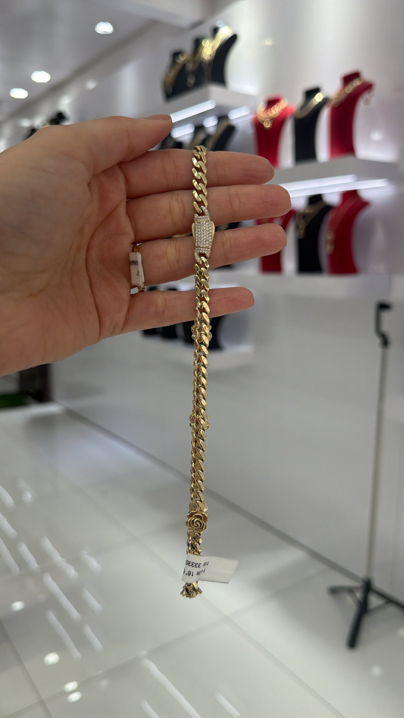 10K Roses Necklace