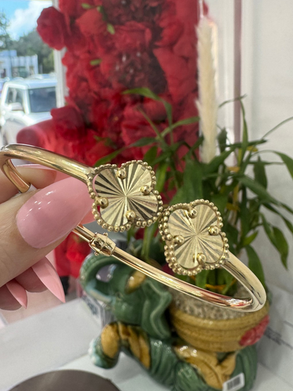 10K Flower Bracelet