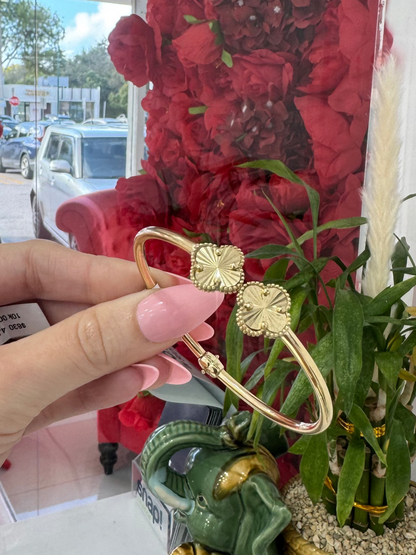 10K Flower Bracelet