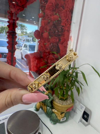 10k Flower Bracelet