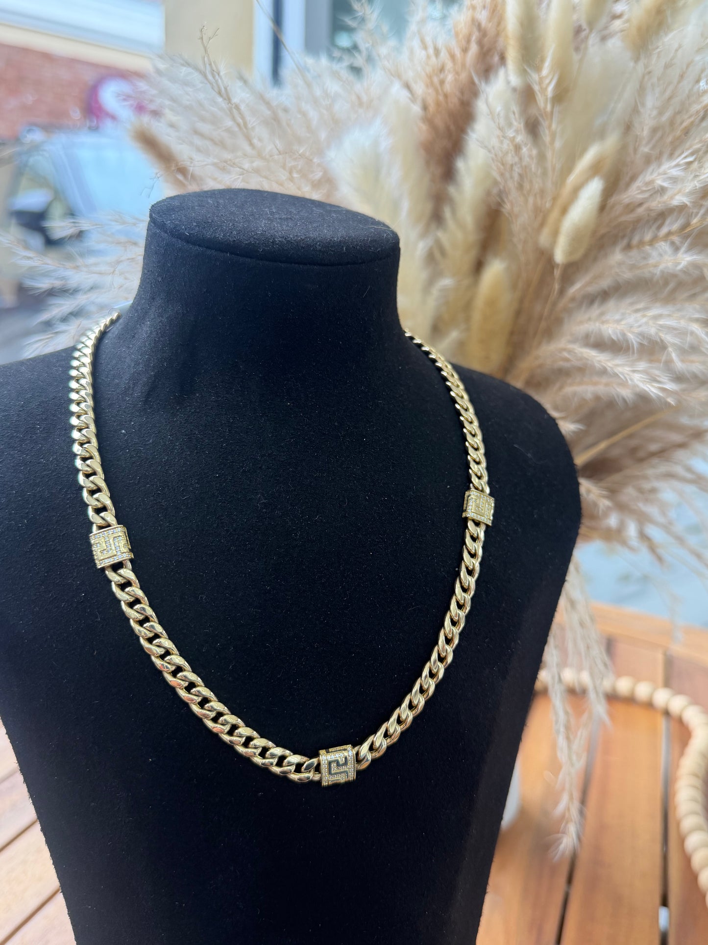 10k women necklace