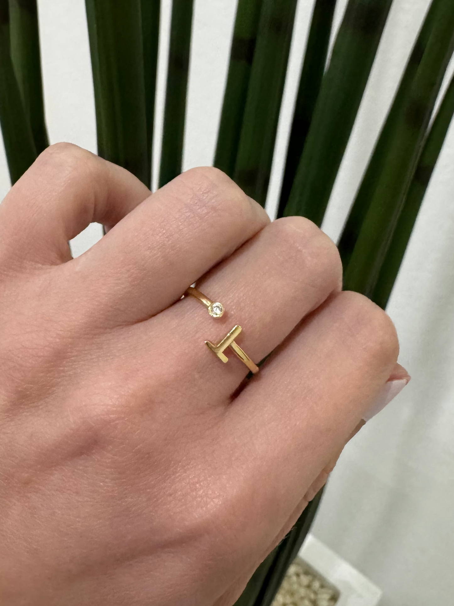 14K T Initial Ring