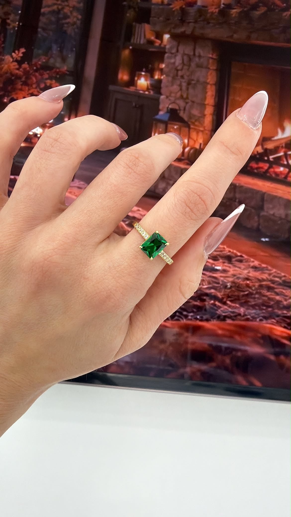 10K Green Stone Ring
